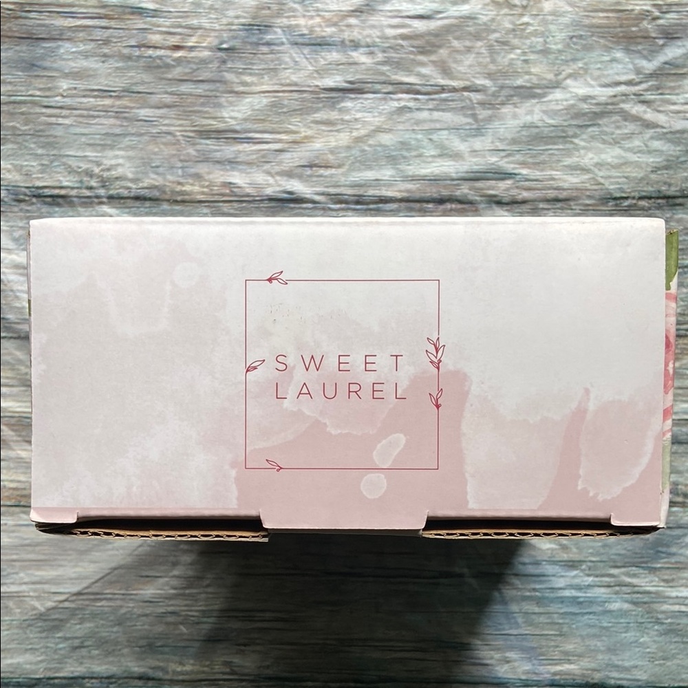 NIB Sweet Laurel 6” Dessert Plates Pink and White with Scalloped Edges - Picture 7 of 10